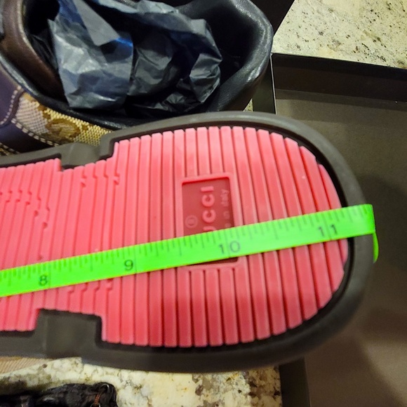 Eclusive & Rare and Desirable Classic Sneakers New, Never Used 7.5(G) Gucci Size - Picture 12 of 14